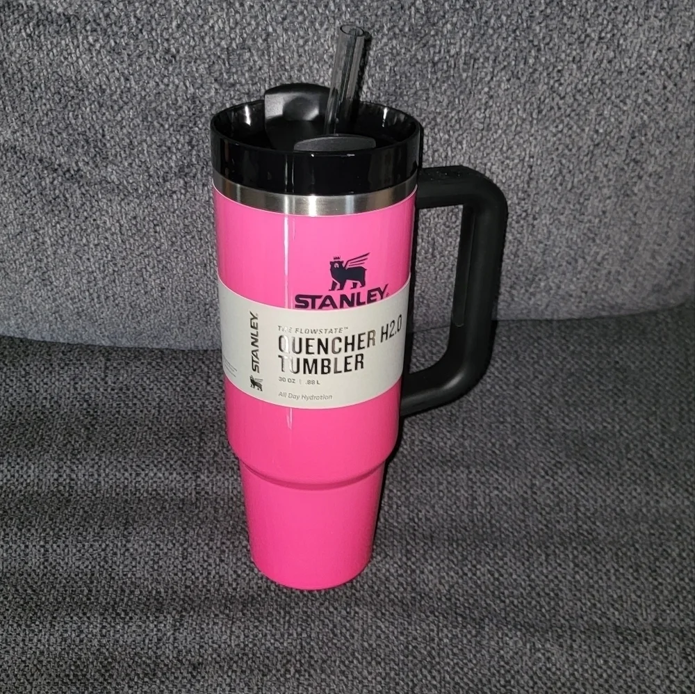 💓💓ELECTRIC PINK💓💓 30oz Stanley Quencher H20 Tumbler Genuine  Stanley - Picture 2 of 5